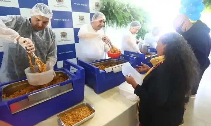 10 mil pessoas são esperadas para a tradicional macarronada da 46ª Festa do Trabalhador, na zona leste