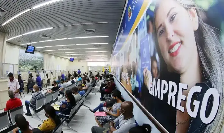 71% dos trabalhadores brasileiros não temem demissão, aponta Datafolha.