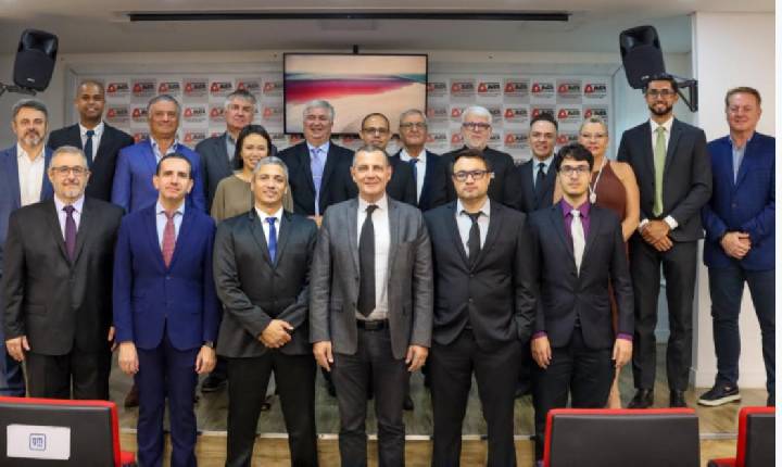 Associação Comercial e Industrial de São José dos Campos (ACI SJC) empossa nova diretoria para o triênio 2026/2029