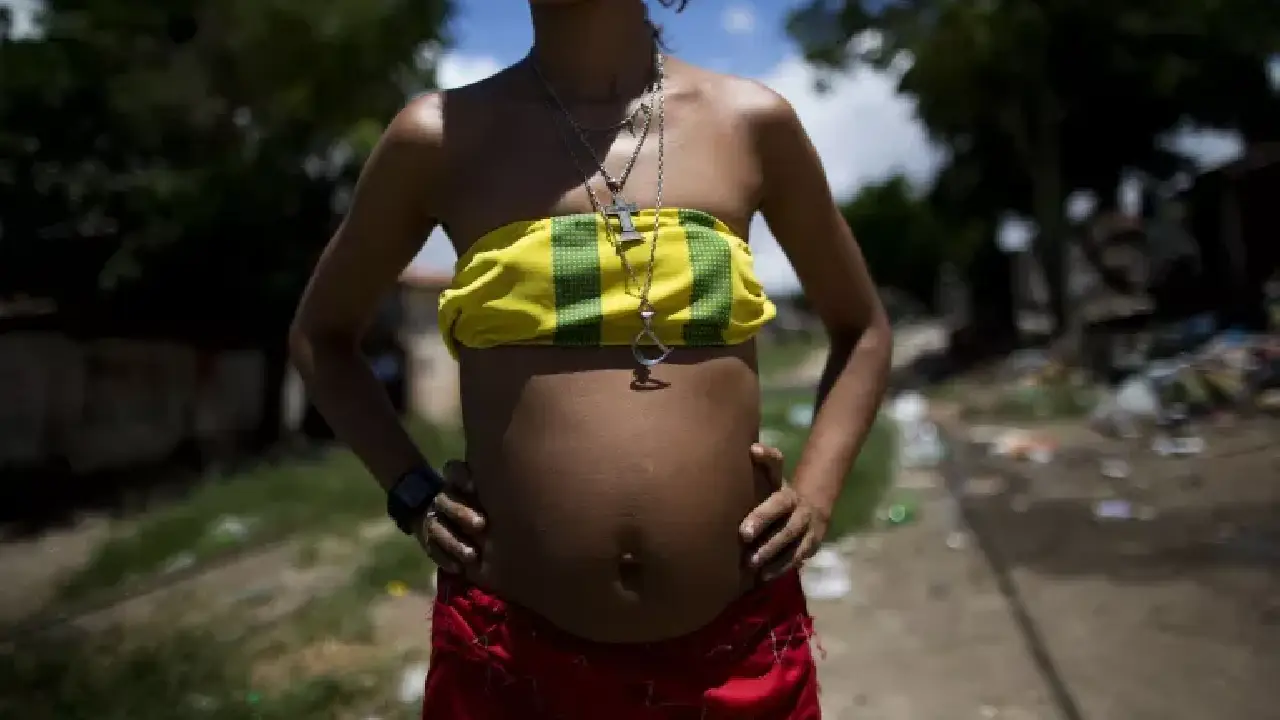 Brasil registra 450 partos por dia entre crianças e adolescentes, aponta relatório
