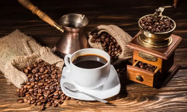 Café pode reduzir risco de cirrose e câncer de fígado, aponta estudo