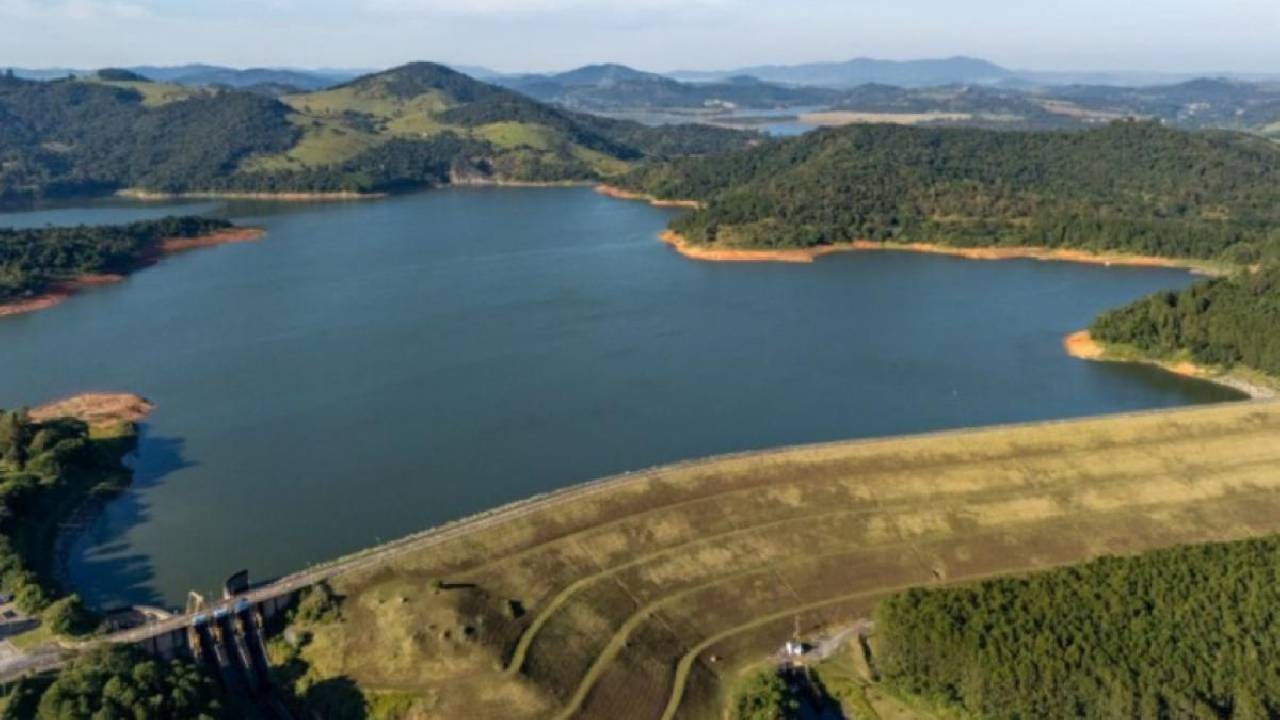 Cantareira continua a operar na faixa de alerta em setembro