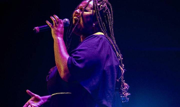 Cantora de Jacareí vai representar o Brasil no Mundial de Karaokê em Las Vegas