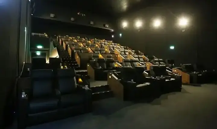 Cinema de luxo em São José exibirá jogos do Brasil na Copa do Mundo
