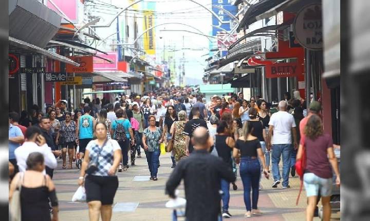 Comércio pode ampliar horário na região para aumentar venda no Dia das Mães