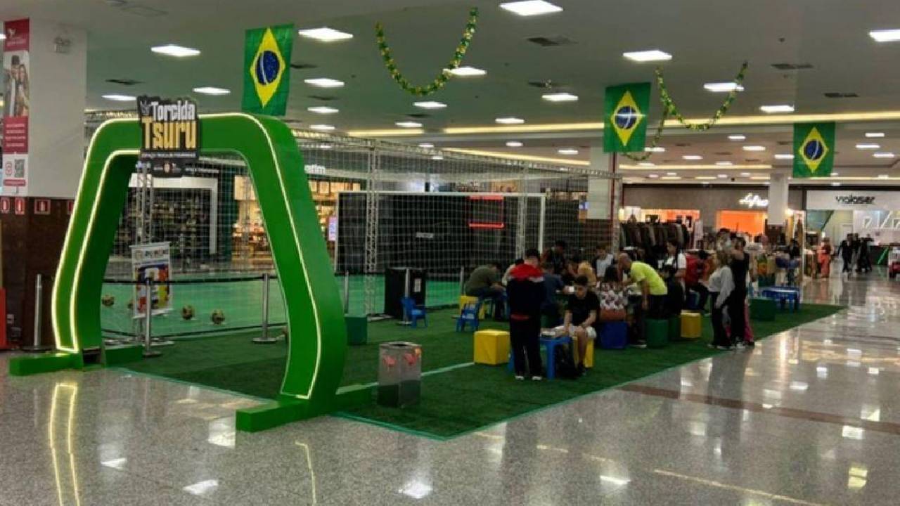 Copa agita shopping em São José com promoções, telões e troca de figurinhas
