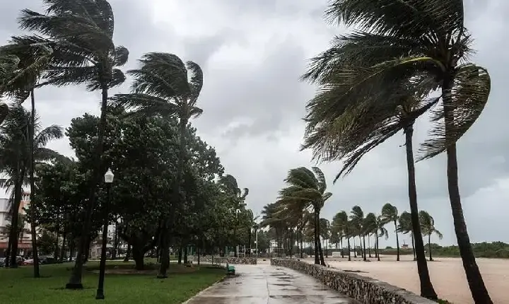 Defesa Civil alerta para ventos fortes, ressaca e queda de temperatura no Litoral Norte