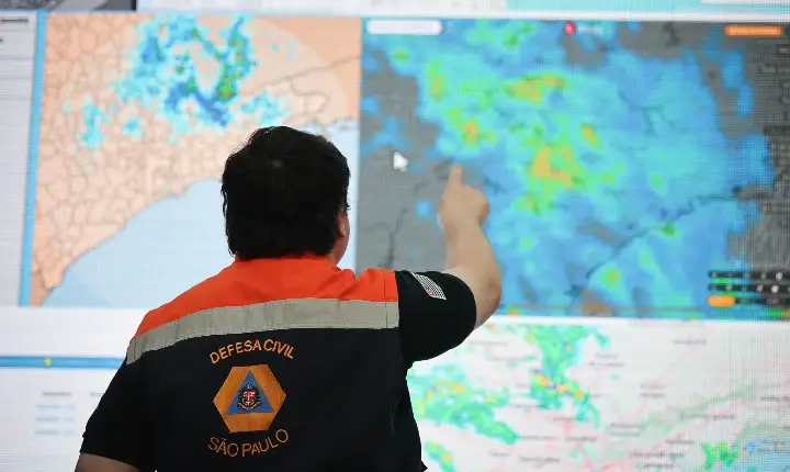 Defesa Civil de SP alerta para baixa umidade no feriado e mudança no tempo no fim de semana
