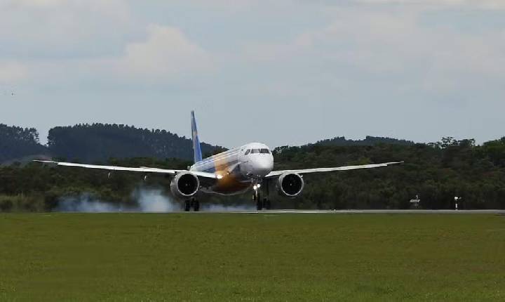 Embraer fecha acordo para vender até 45 aviões ao grupo controlador da Gol e da Avianca
