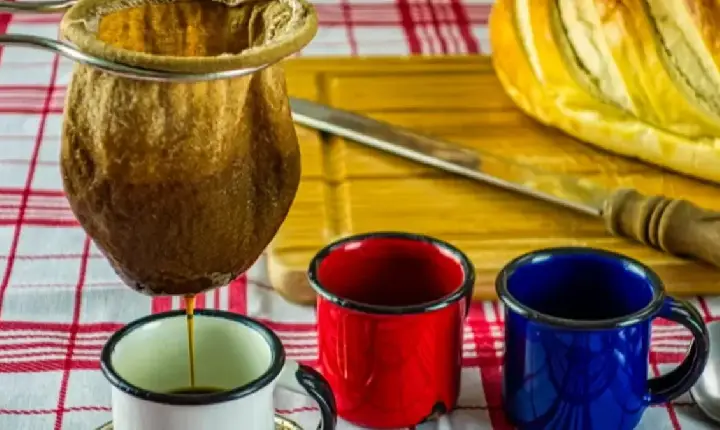 Estudo aponta que até 5 xícaras de café por dia podem 