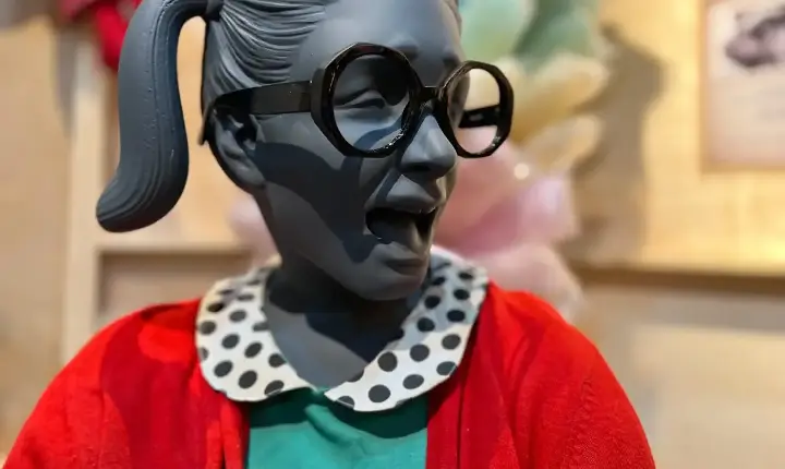 Exposição do Chaves terá sessão gratuita com dubladora da Chiquinha em São José