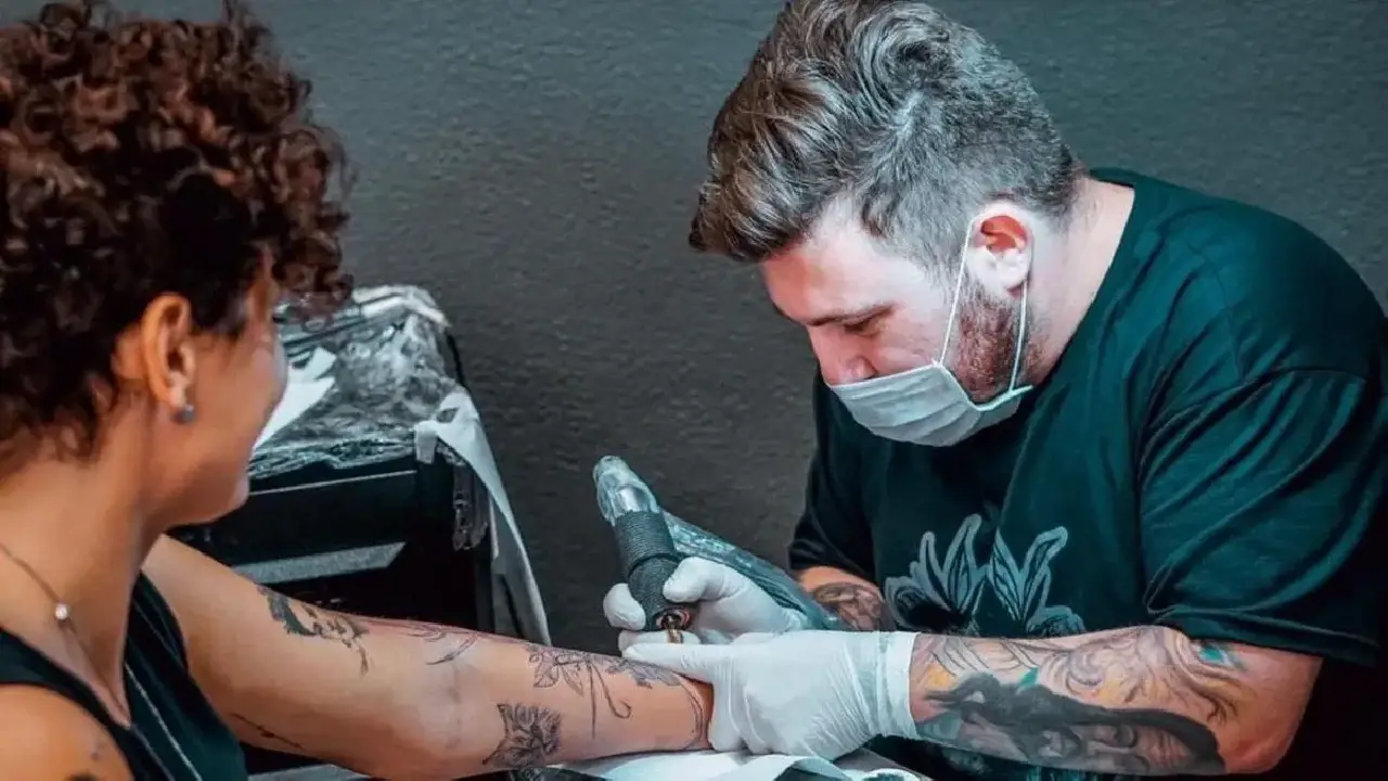 Fez tatuagem? Novo prazo para doar sangue começa a valer em setembro