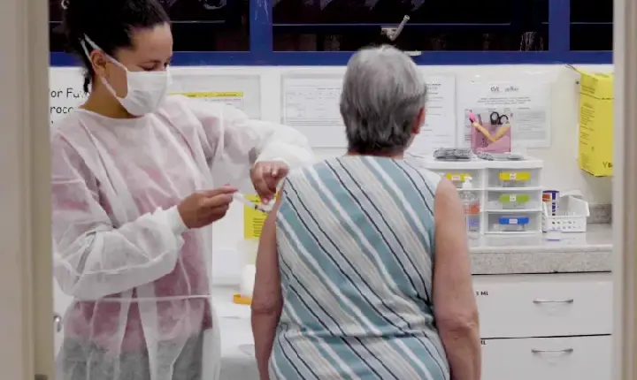 Governo de SP reforça vacinação contra a gripe com chegada do outono e convoca público prioritário