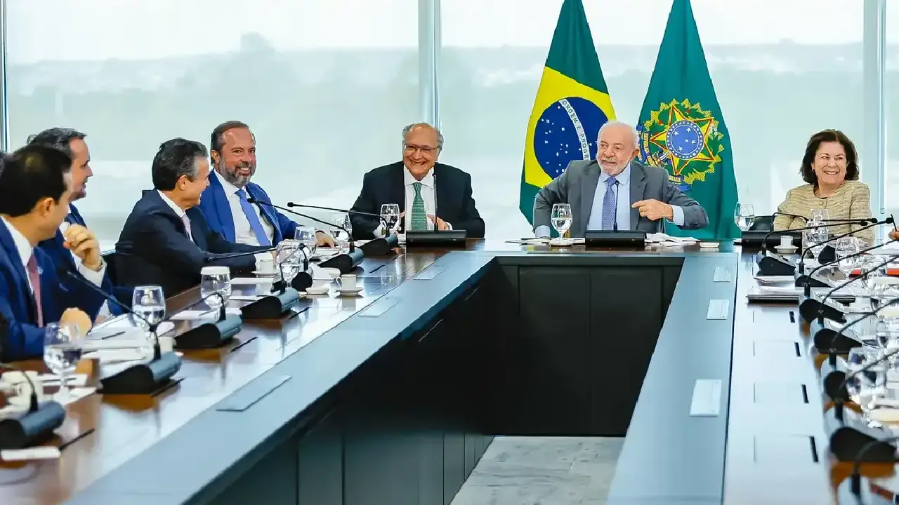 Governo prevê aumento de etanol na gasolina de 30% para até 32%