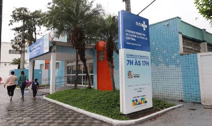 Jacareí abre Unidade Central aos sábados para atualizar caderneta de vacinação