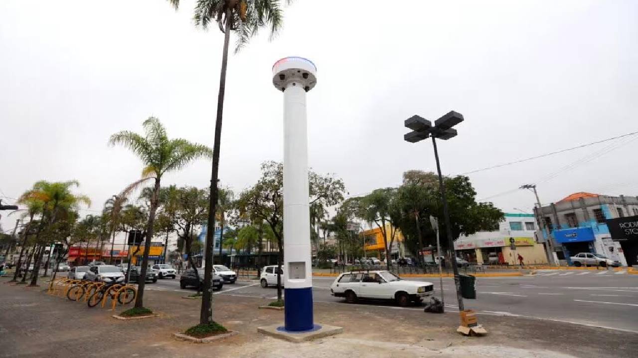 Jacareí ganha supertotem de 7 metros e mais 70 câmeras para combater roubos e furtos