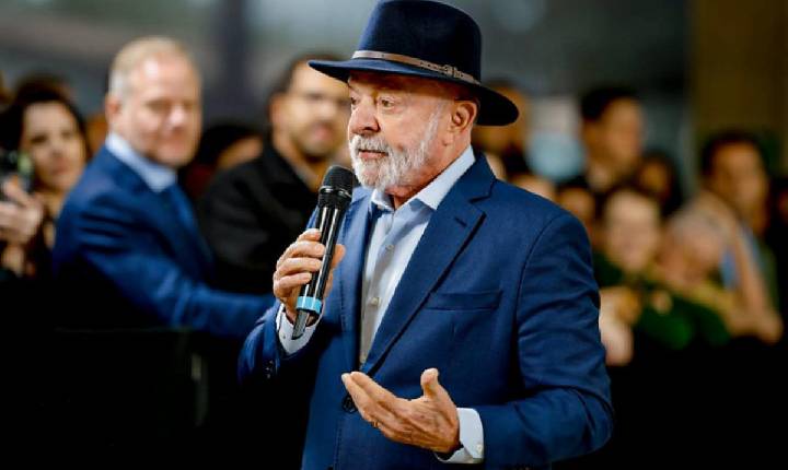 Lula visita Avibras Aeroco em Jacareí após retomada da produção
