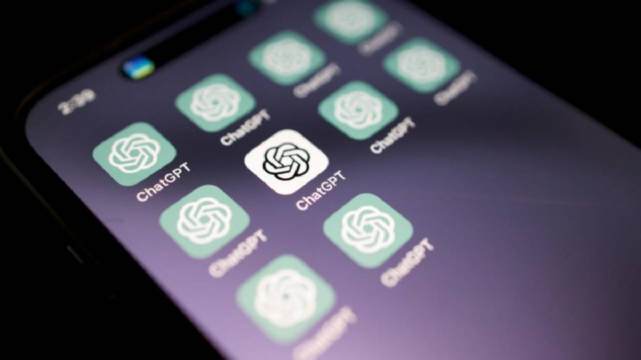 Menina dá à luz sozinha com ChatGPT e tenta se livrar de bebê