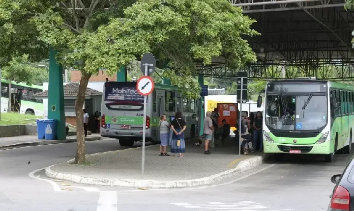 Motoristas e cobradores de ônibus de SJC e Jacareí entram em estado de greve