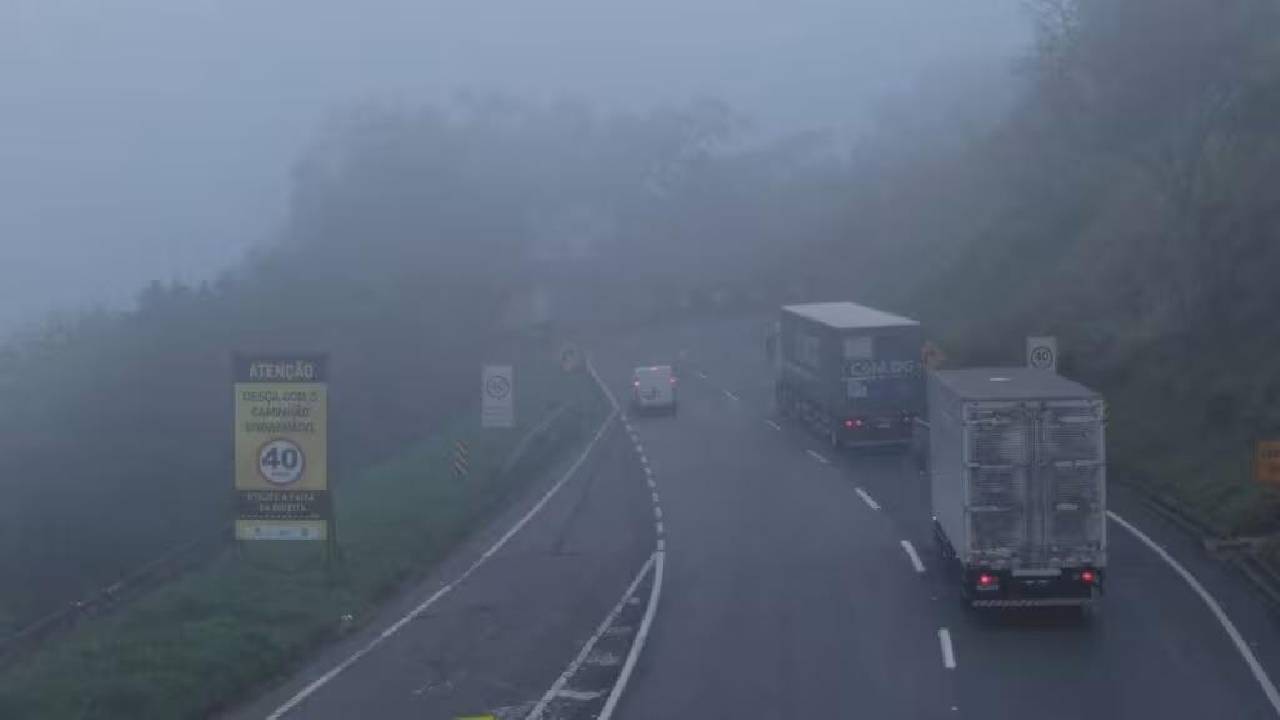 Neblina no inverno: Pontos críticos na Via Dutra e Rio-Santos