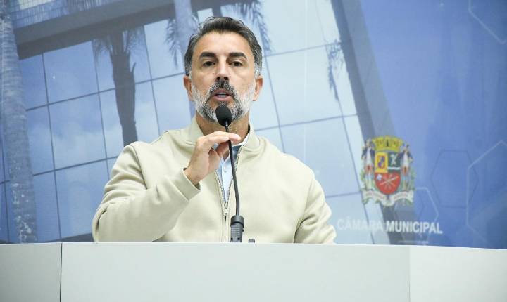 Nomofobia: Câmara aprova projeto do vereador Senna para combater o vício em celulares