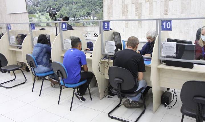 PAT de São José abre semana com 561 vagas de emprego