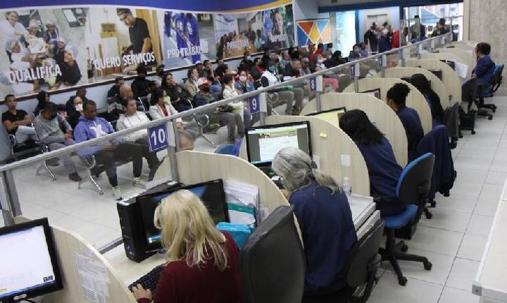 PAT de São José reabre na terça-feira com 504 vagas de empregos