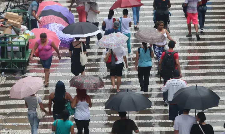 Período de chuvas intensas exige cuidados especiais com crianças e idosos; confira dicas