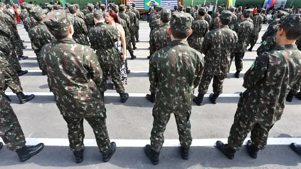 Prazo para alistamento militar obrigatório está acabando; saiba como fazer