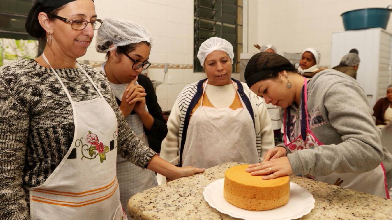 Prefeitura de Jacareí abre 130 vagas para cursos gratuitos de qualificação em diversas áreas
