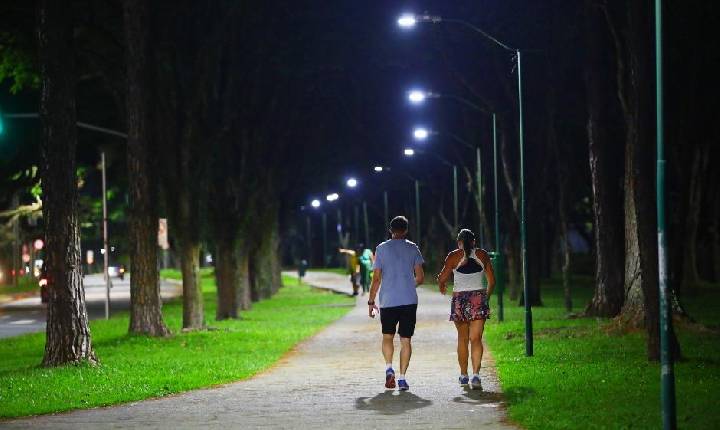 Prefeitura de São José reforça iluminação em 68 espaços públicos