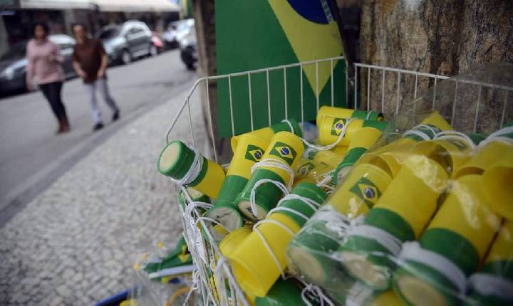Procon-SP reforça orientações para compras de produtos da Copa do Mundo