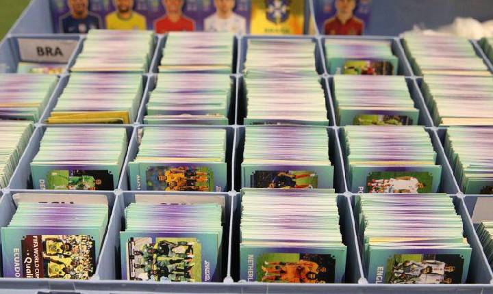 Procon-SP registra aumento de 220% em reclamações relacionadas ao álbum da Copa; descubra principais problemas