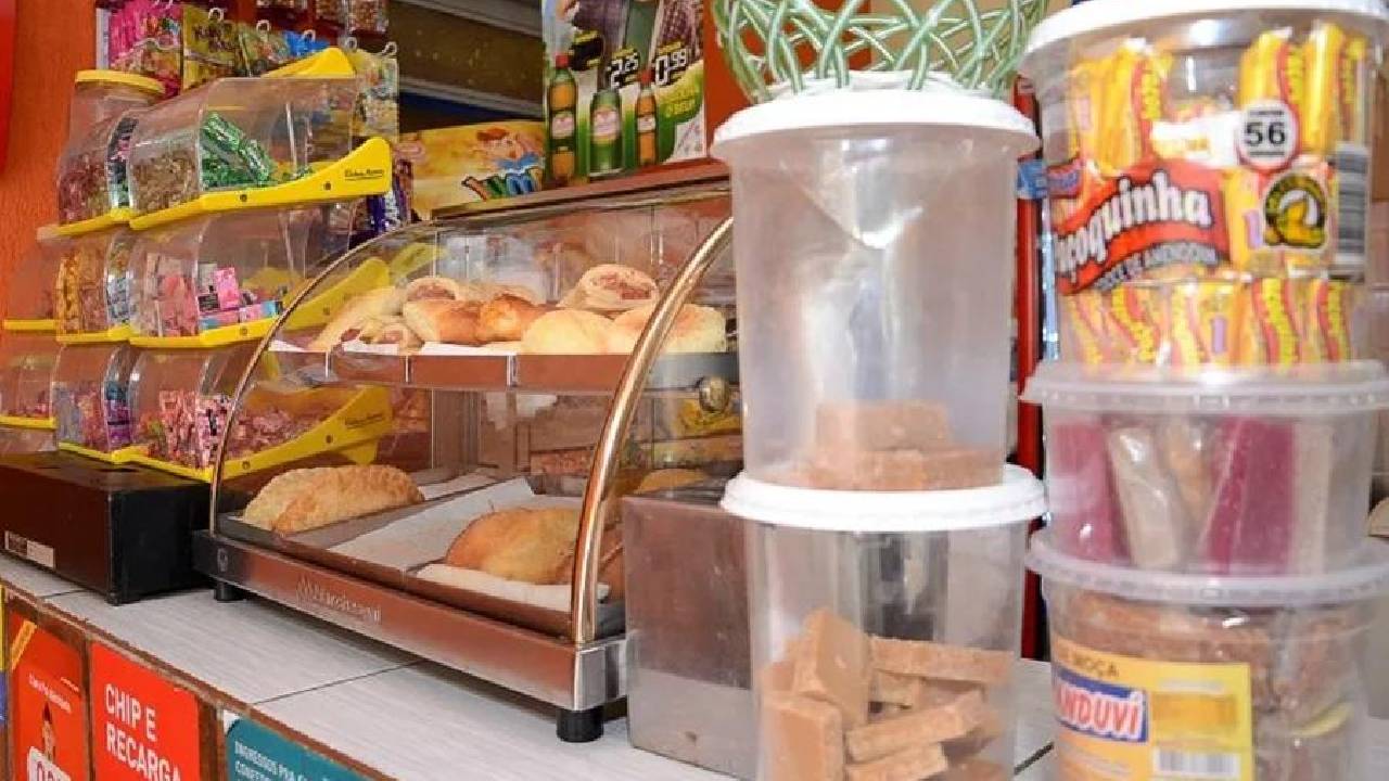 Projeto avança no Senado e pode tirar salgadinhos, refrigerantes e biscoitos recheados das cantinas escolares