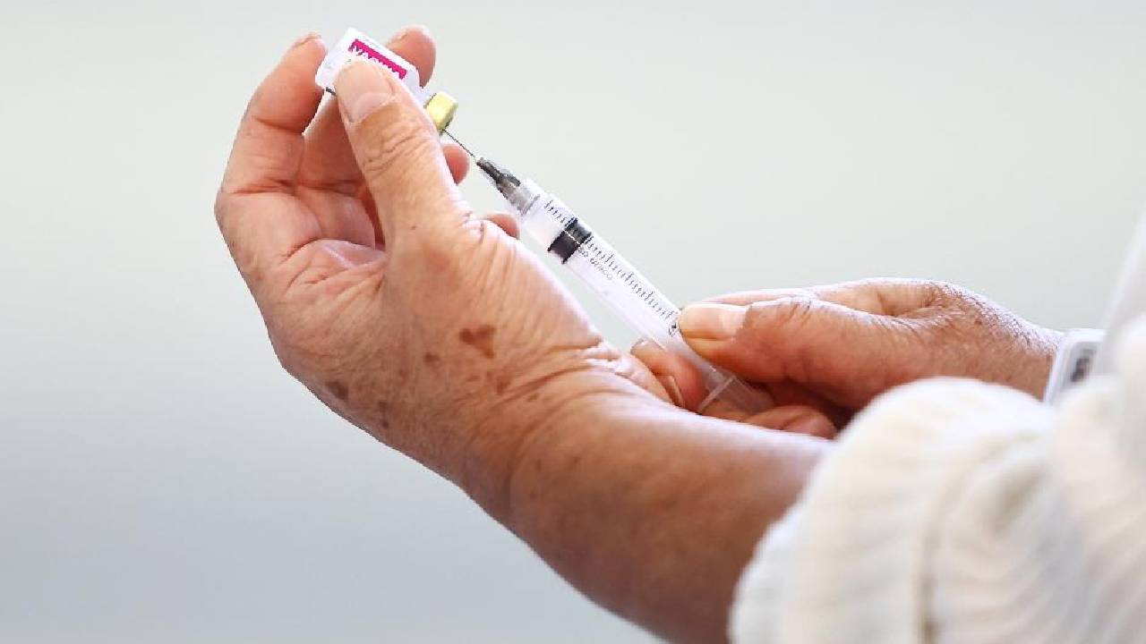 São José realiza vacinação contra gripe em feiras livres