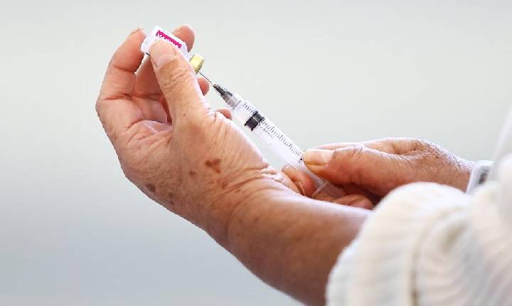 São José realiza vacinação contra gripe em feiras livres