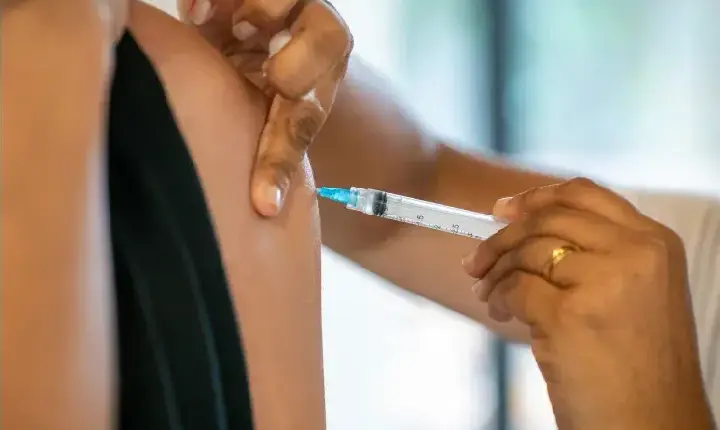 Sarampo, poliomielite, febre amarela e outras doenças podem ser evitadas com vacinação; campanha de multivacinação segue em São Paulo
