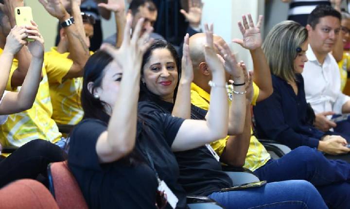 Setembro Azul reforça inclusão para pessoas surdas
