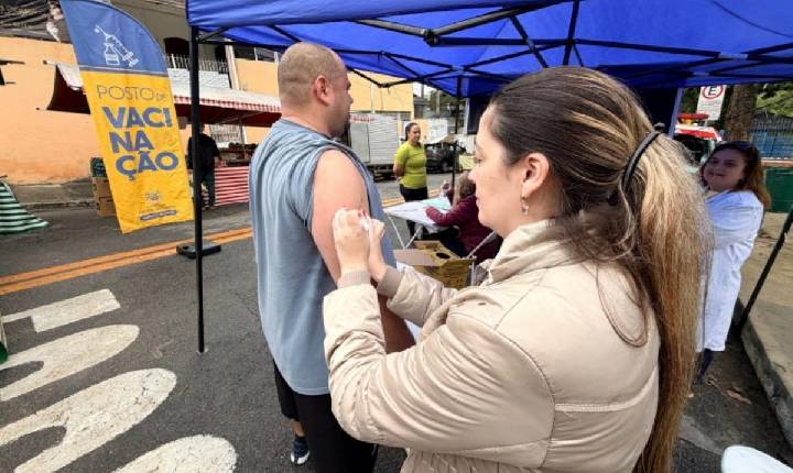 Vacinação contra a gripe chega às feiras livres de São José