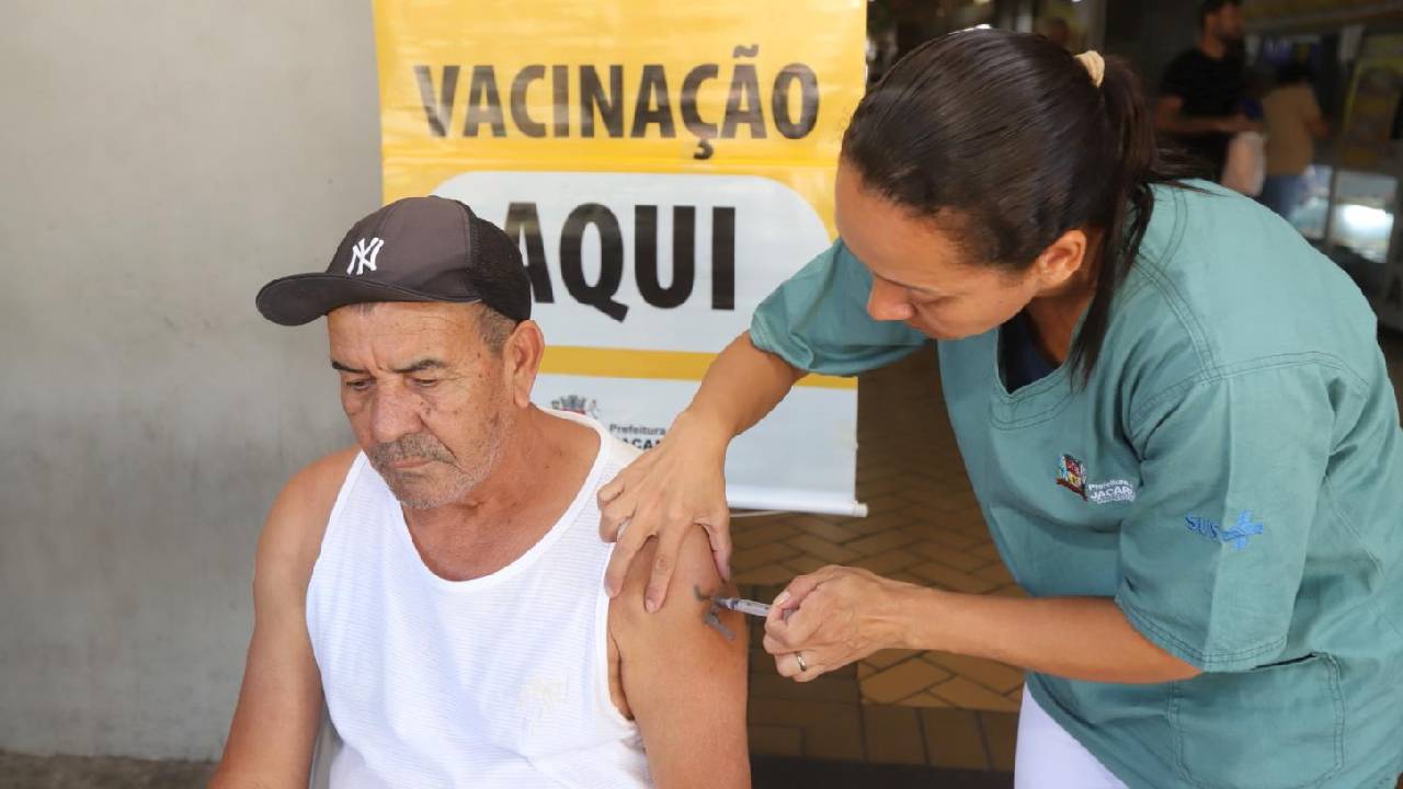 Vacinação Itinerante: equipe de saúde estará nesta terça (30) em horário especial em supermercado no bairro Jardim Primavera em Jacareí