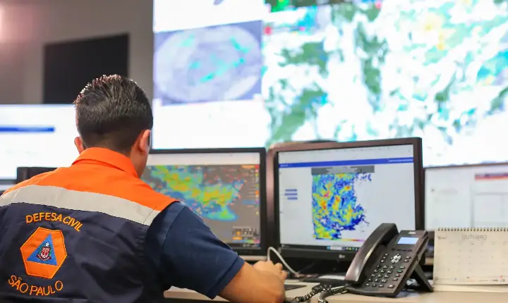 Vai e vem do tempo marca semana de calor e chuva em São Paulo