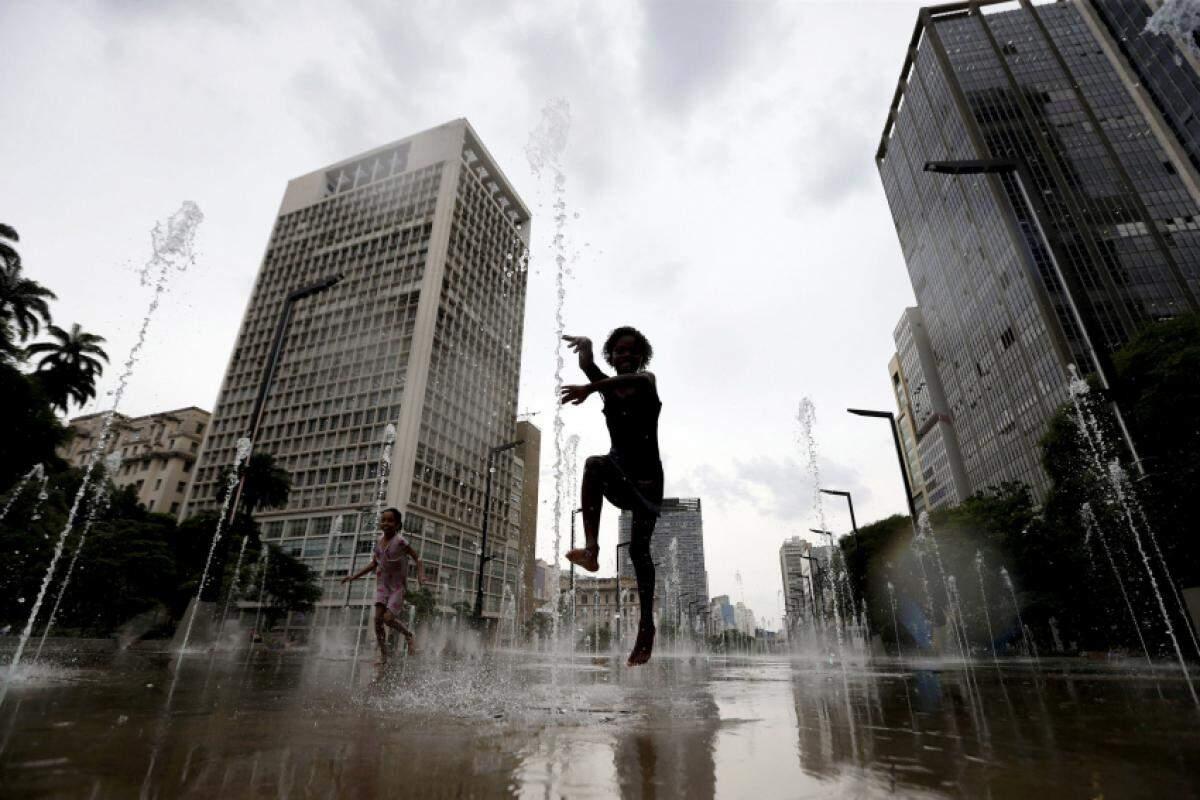 Onda de calor mantém temperaturas acima dos 30ºC no Estado de São Paulo nesta semana