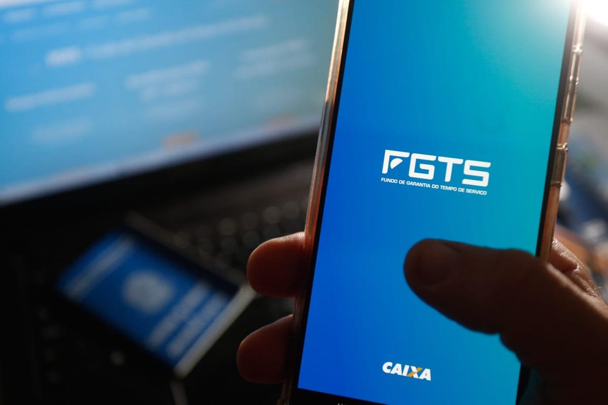 Trabalhadores reclamam de bloqueio no saldo do FGTS