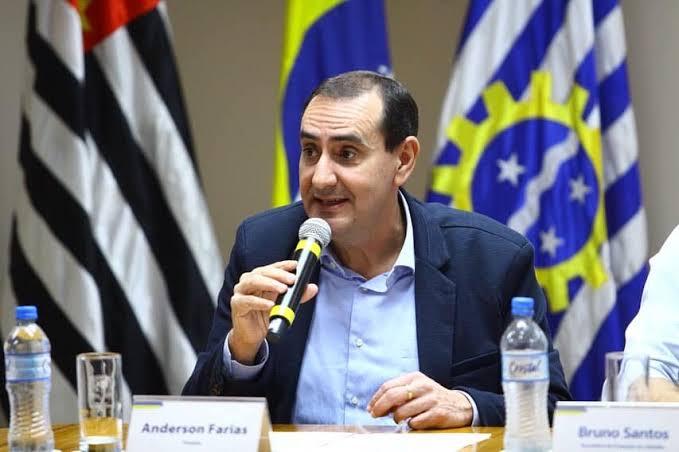 Anderson Farias e PSD são multados em R$ 10 mil por campanha antecipada com distribuição de jornal