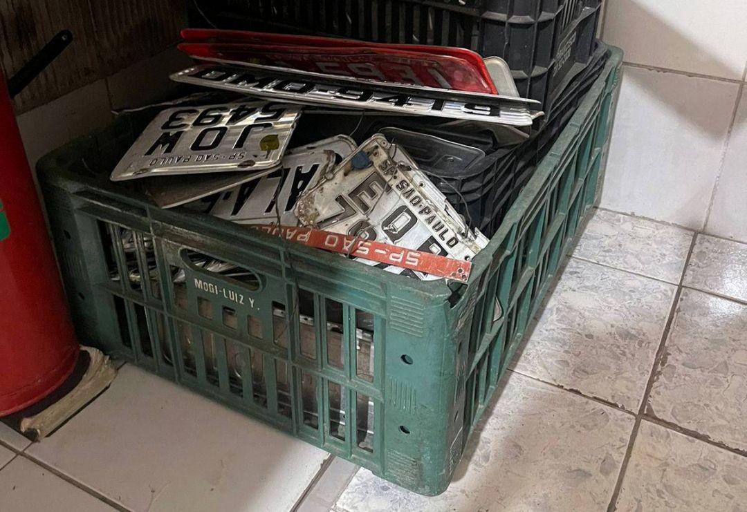 Detran-SP flagra comércio ilegal de placas em empresas de vistoria