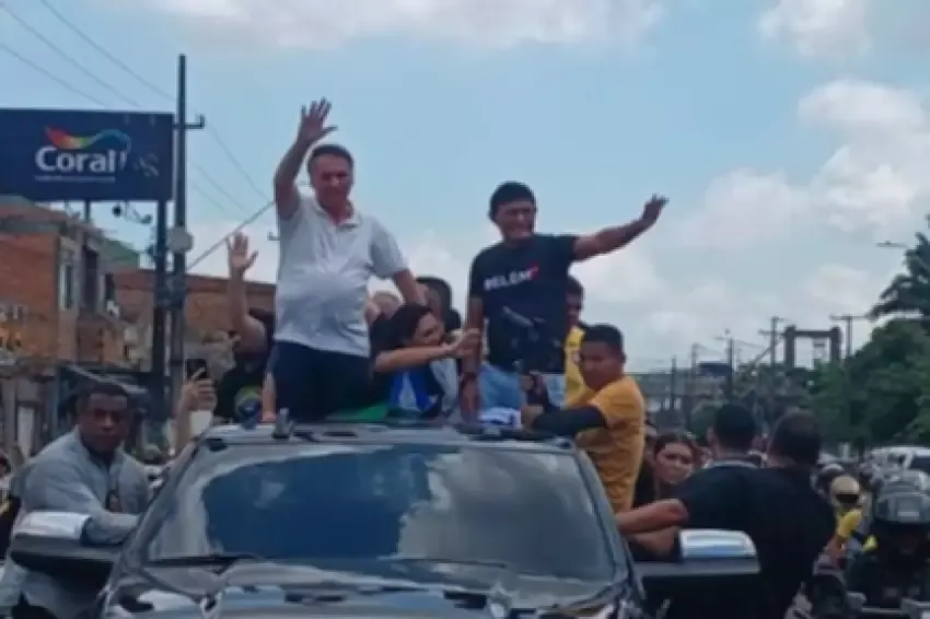 Inelegível, Bolsonaro fala em passar por 2024 para chegar a 2026