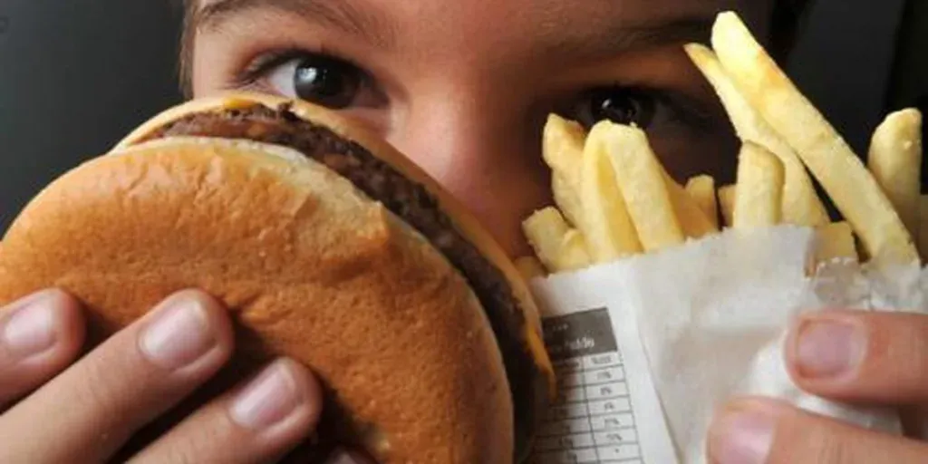24,7% dos alimentos consumidos por crianças são ultraprocessados