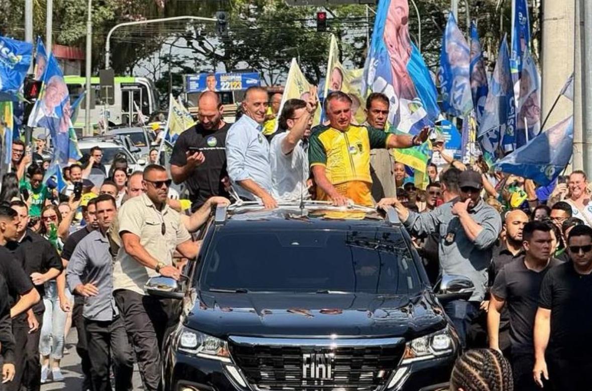 Em carreata em São José , Jair Bolsonaro declara apoio à Eduardo Cury (PL)