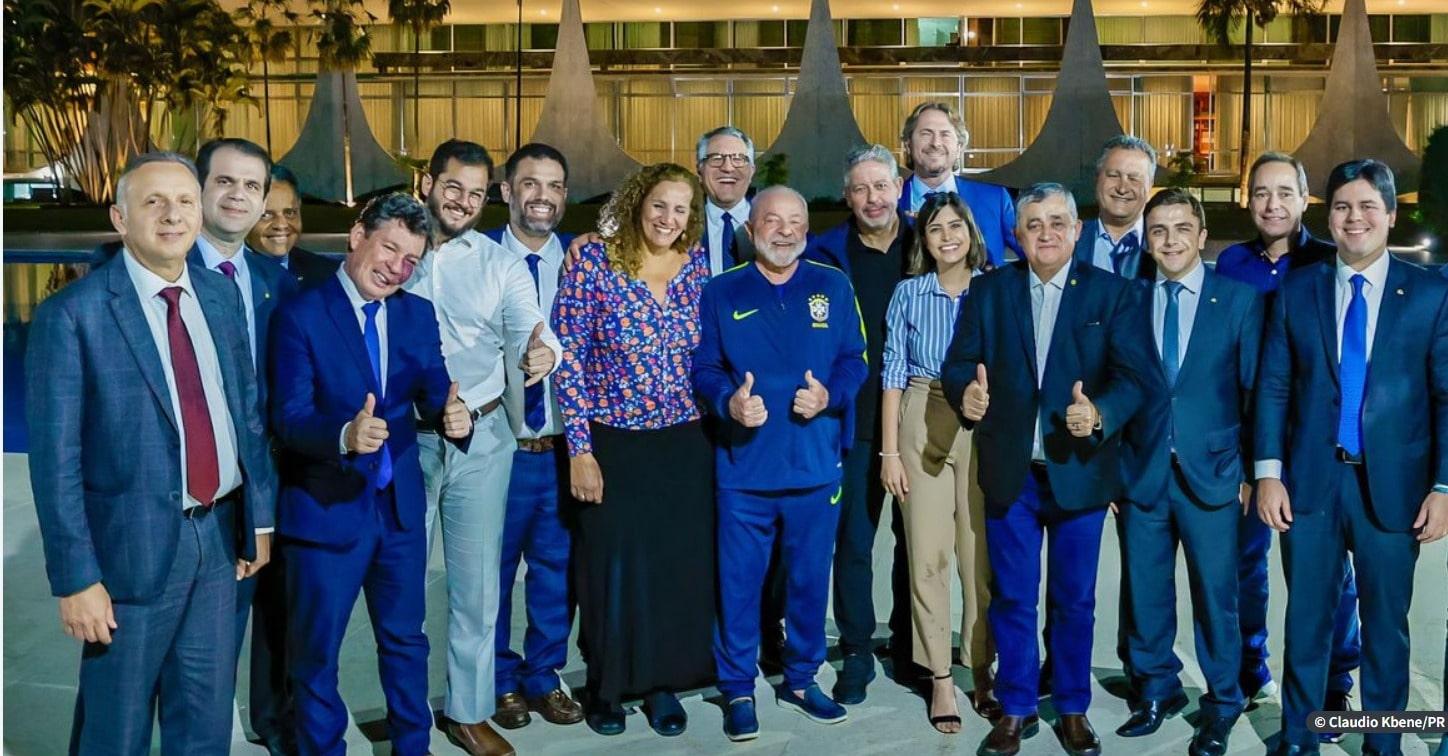 Governo Lula vai gastar mais de R$ 350 mil do dinheiro público para comprar bebida alcoólica para o Planalto, ambiente de trabalho