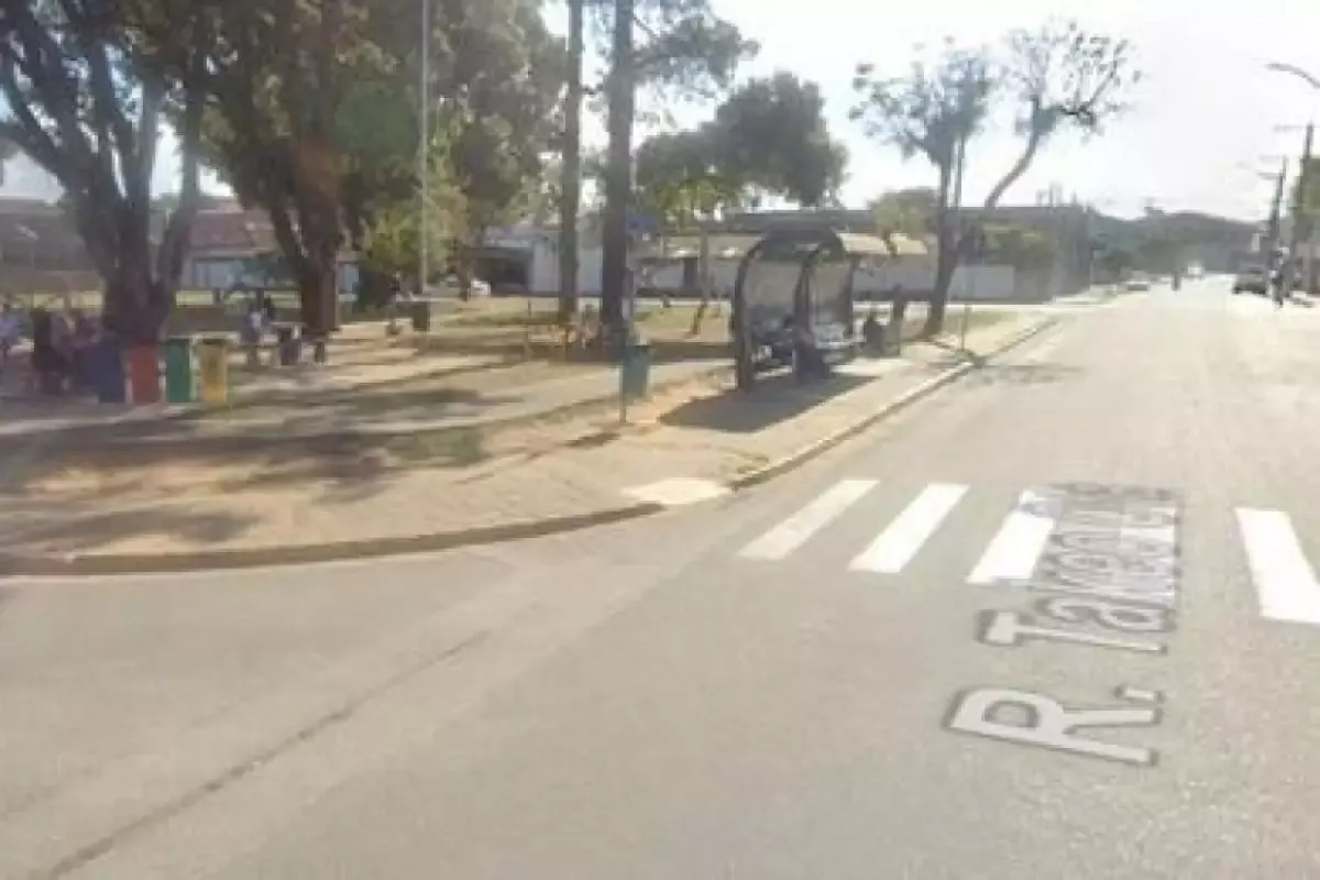 Homem tenta atropelar e matar ex-companheira em Jacareí